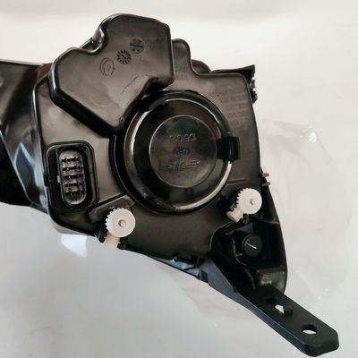 Links voorhoofdlamp OE nummer 4121100U8260 voor 2010- JAC J3 Aftermarket vervanging